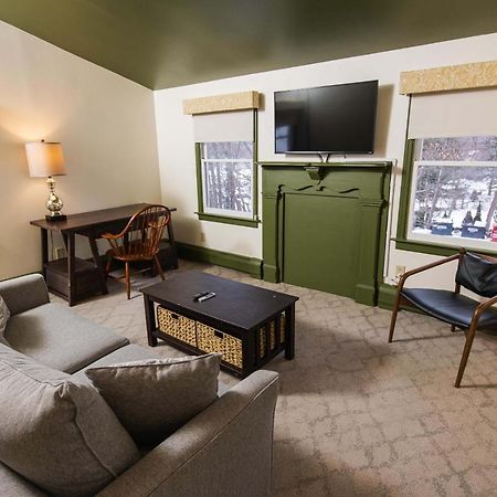 The Whitlock Hotell Lenox Exteriör bild
