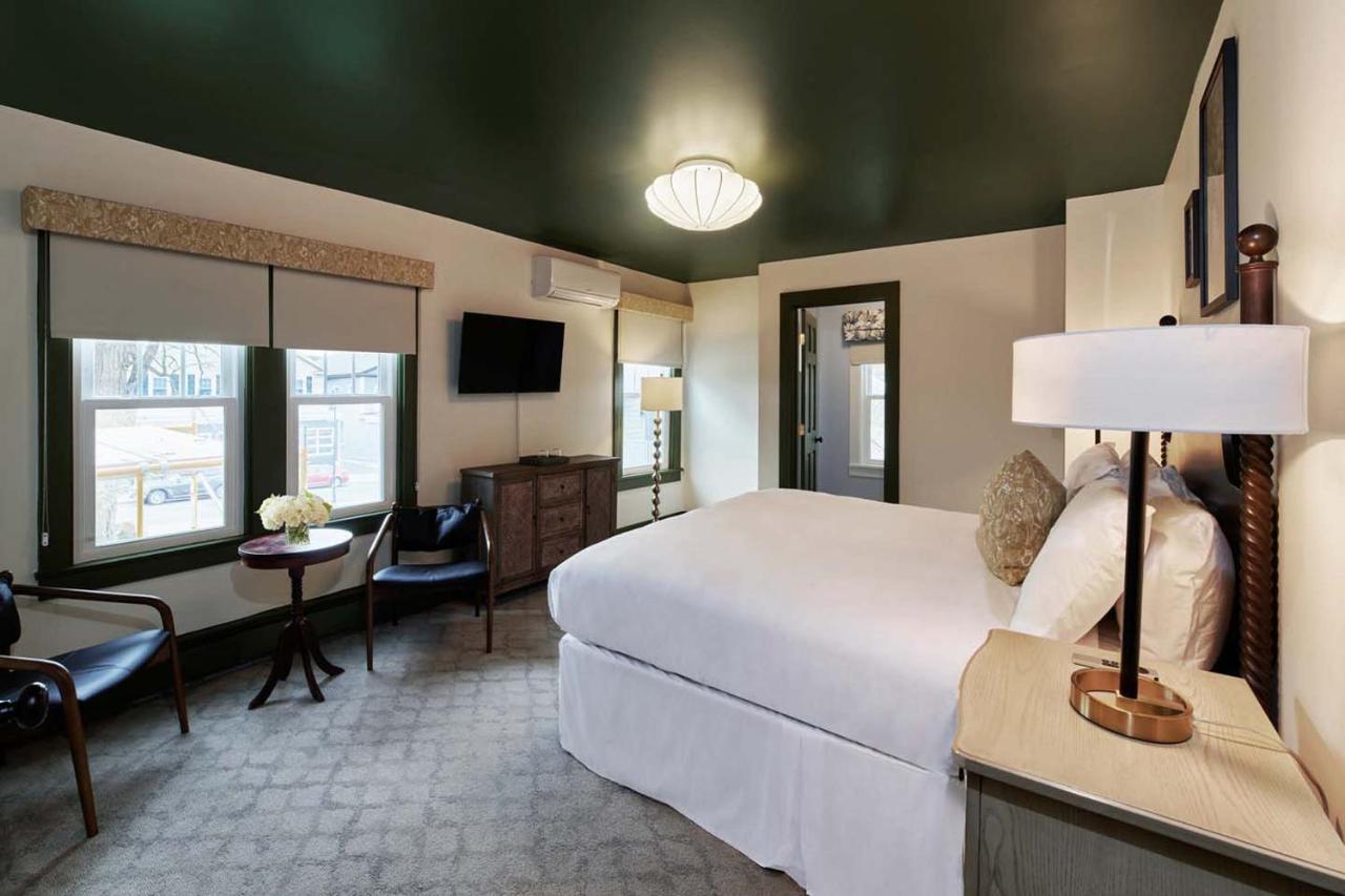 The Whitlock Hotell Lenox Exteriör bild