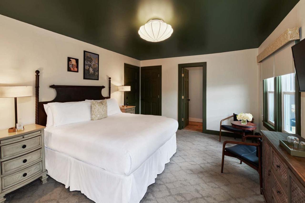 The Whitlock Hotell Lenox Exteriör bild